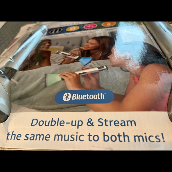 Duet Karaoke Microphone, 2 wireless Microphones & Bluetooth Speakers.Gray. - Picture 6 of 7